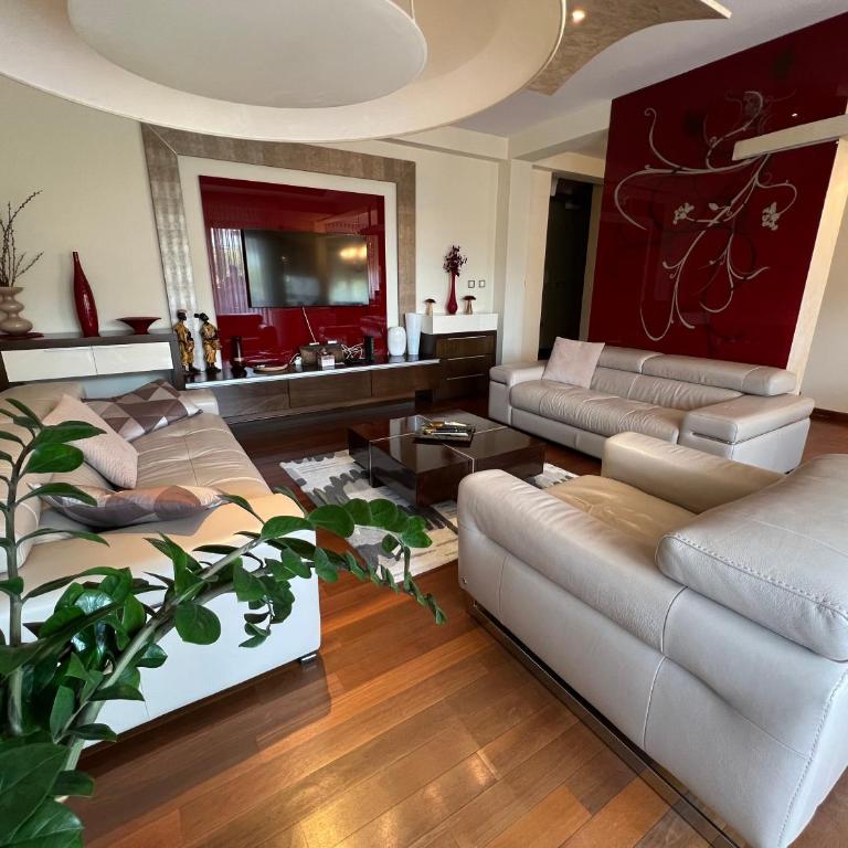Luxurious Oasis - Apartman sa 3 Spavaće Sobe - 1