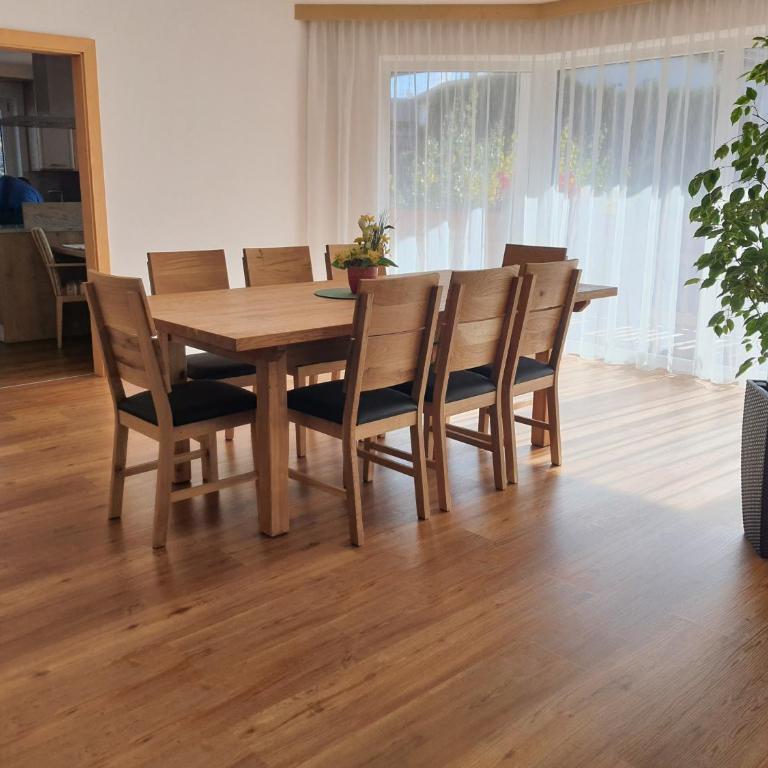 Hotel Garni Schieferle - Apartment mit 3 Schlafzimmern und Bergblick - 2