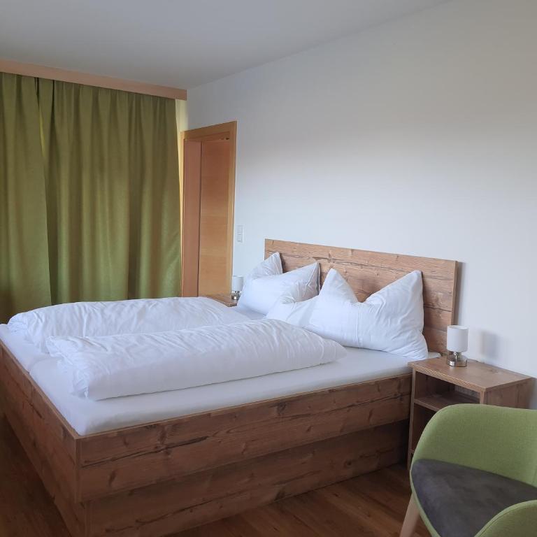 Hotel Garni Schieferle - Apartment mit 3 Schlafzimmern und Bergblick - 4