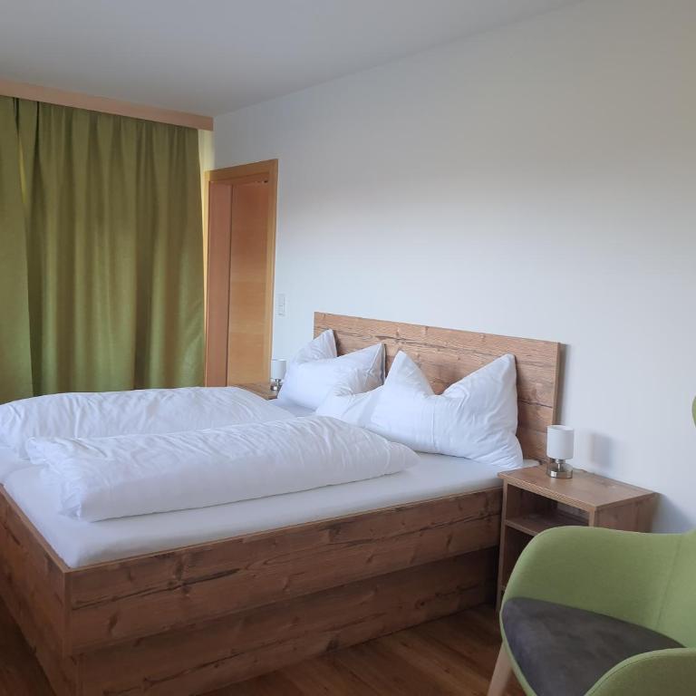 Hotel Garni Schieferle - Apartment mit 3 Schlafzimmern und Bergblick - 6