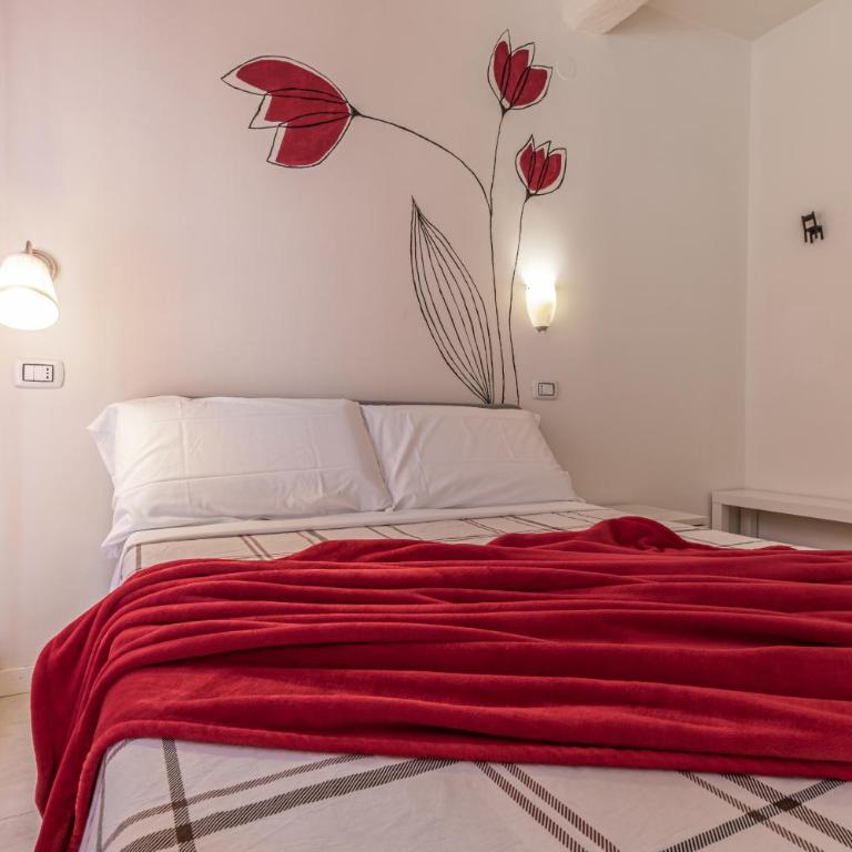 Suite Modena al Centro - Affitti Brevi Italia - Camera Matrimoniale Deluxe con Balcone - 1