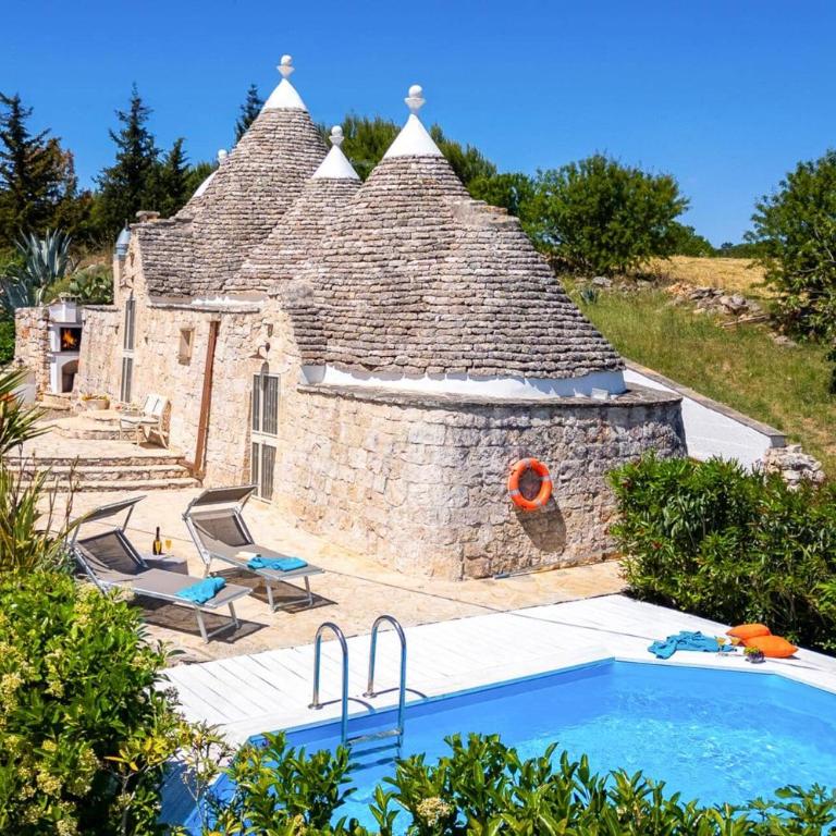 Villa Trulli Isabella by Villa Plus - Villa - 1