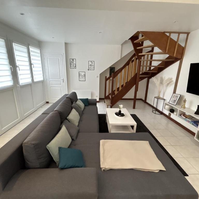 Centre Ville avec Garage - Parking - Appartement 2 Chambres - 14