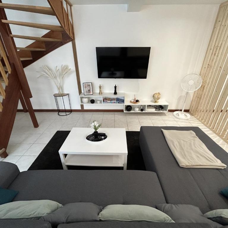 Centre Ville avec Garage - Parking - Appartement 2 Chambres - 13