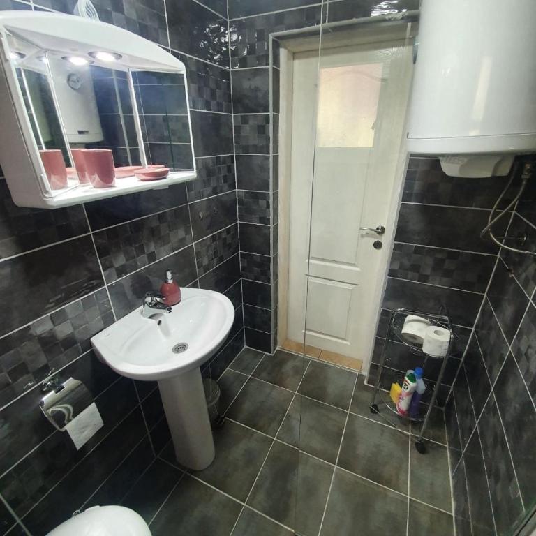 Apartment in Dobra Voda - One-Bedroom Apartment - 3