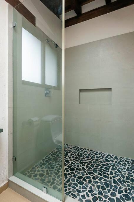 Incredible Property with Huge Garden and Pool! - Casa de 3 dormitorios - 10