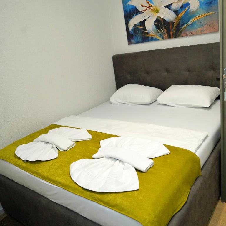 Swiss Apartmani - Trokrevetna Soba sa Balkonom - 3