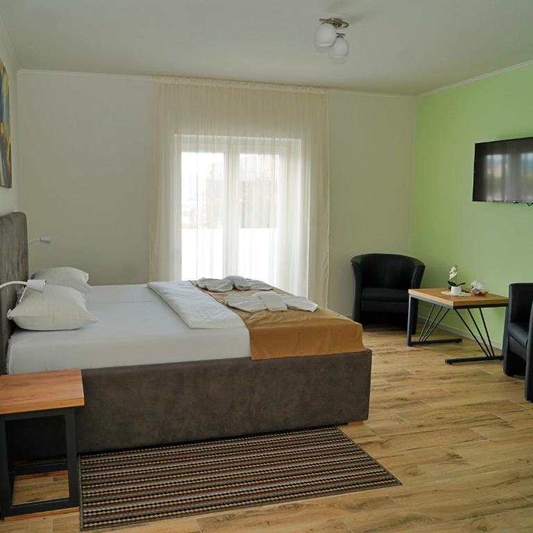 Swiss Apartmani - Dvokrevetna Soba sa Zasebnim Krevetima i Pogledom na Grad - 2