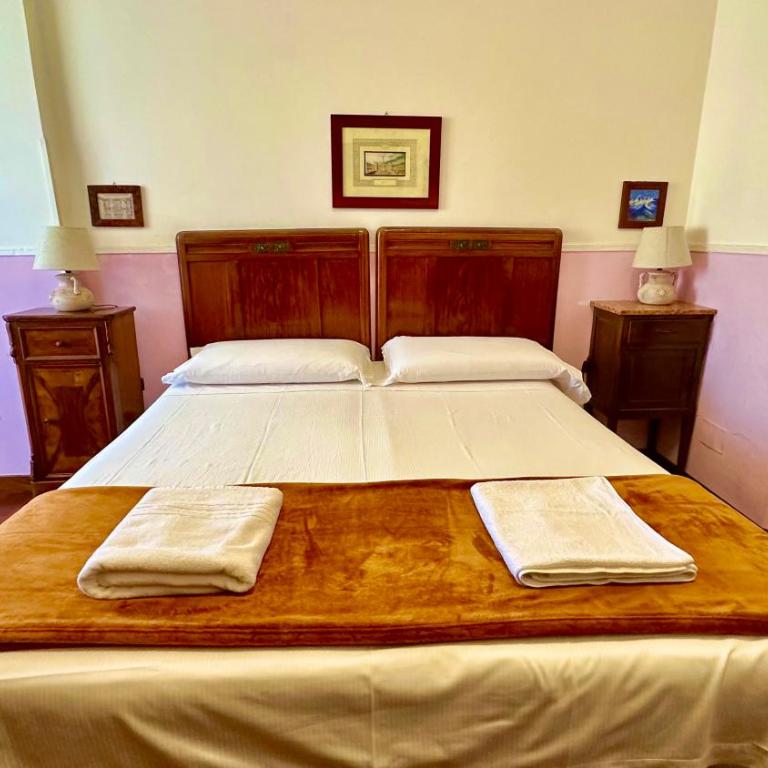 Pardis Guest house - Camera Matrimoniale/Doppia con Letti Singoli con Bagno Privato - 1