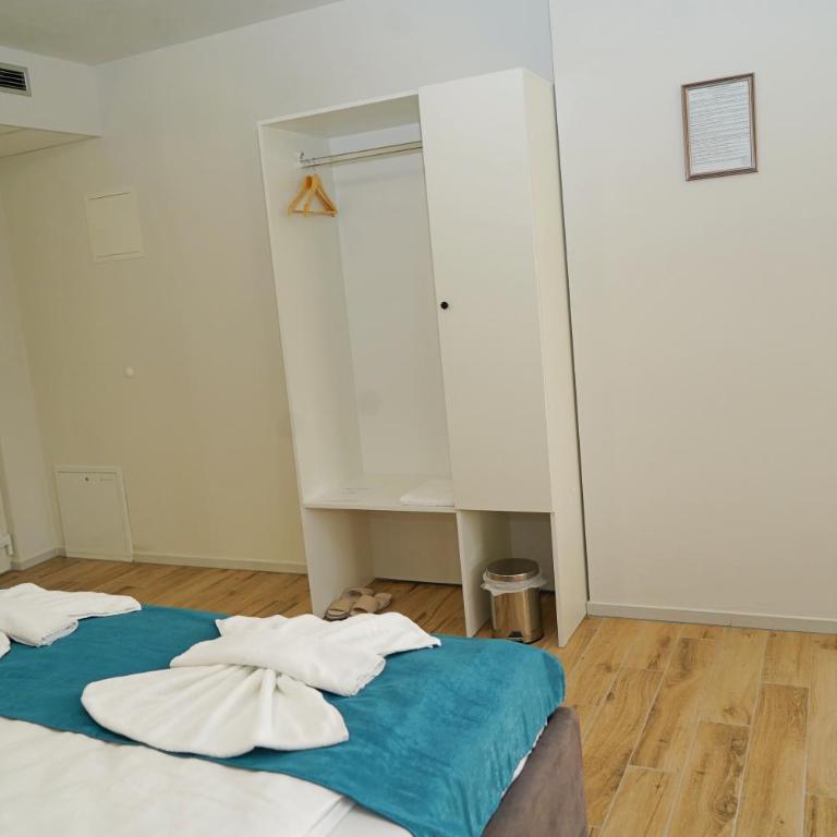 Swiss Apartmani - Deluks Dvokrevetna Soba sa Zasebnim Krevetima - 2