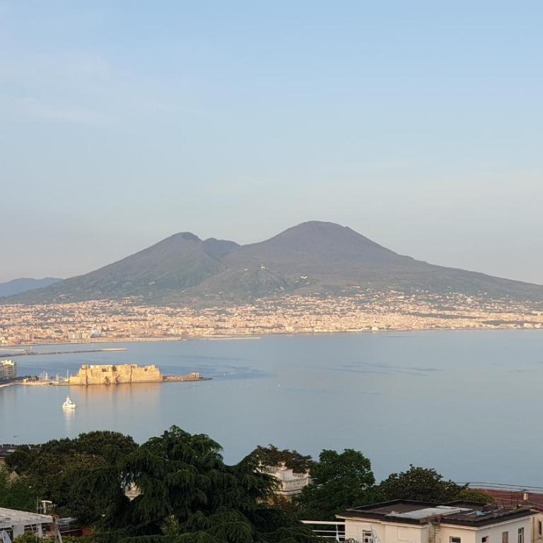 Napoli Stadio app - 3 camere - 2 bagni - Metro - Free Park - Three-Bedroom Apartment with Balcony - 2