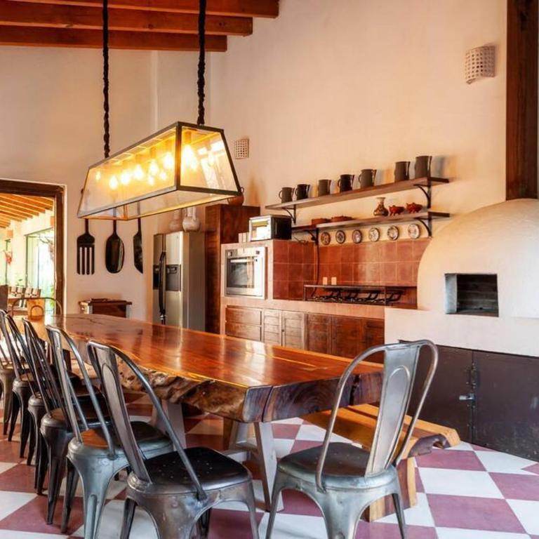 Spectacular House with Jacuzzi and Huge Garden - Casa de 4 dormitorios - 37
