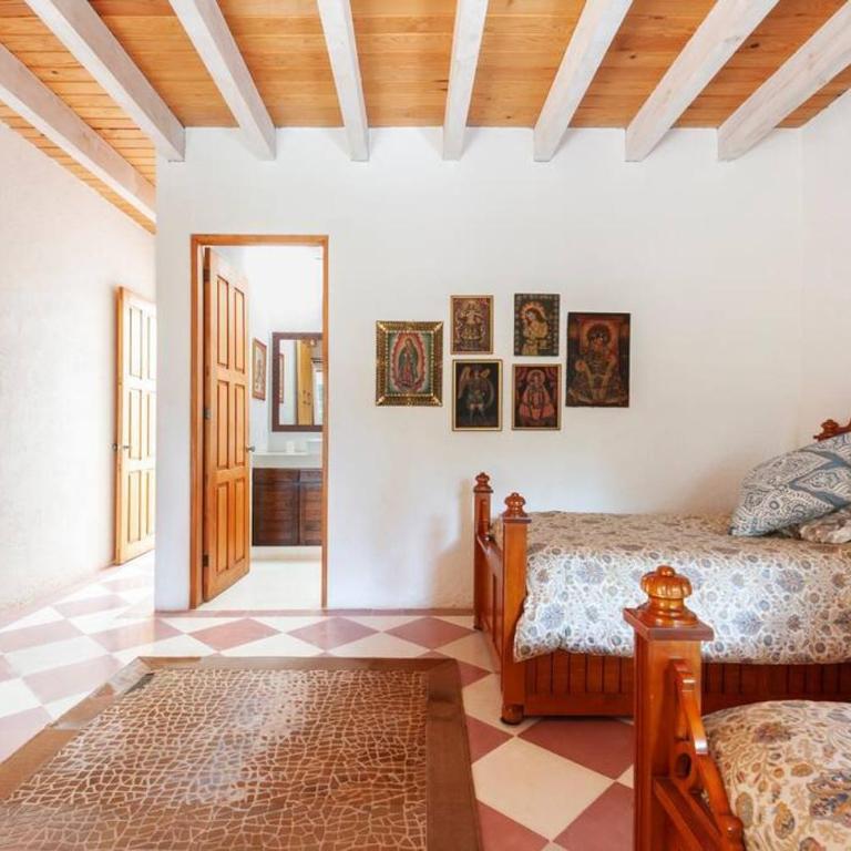 Spectacular House with Jacuzzi and Huge Garden - Casa de 4 dormitorios - 70