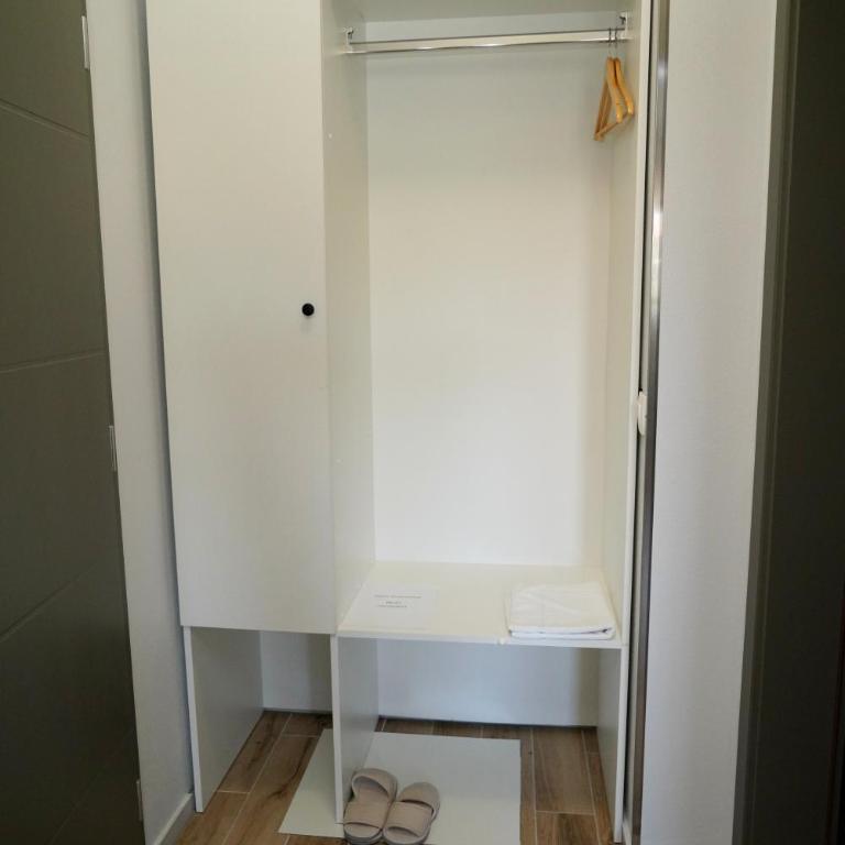 Swiss Apartmani - Dvokrevetna Soba sa Bračnim Krevetom - 2