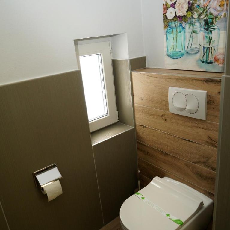 Swiss Apartmani - Dvokrevetna Soba sa Bračnim Krevetom - 2