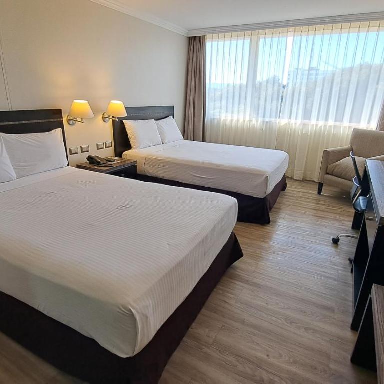 Hotel Diego de Almagro La Serena - Habitación Doble con vista parcial al mar - 2 camas - 2