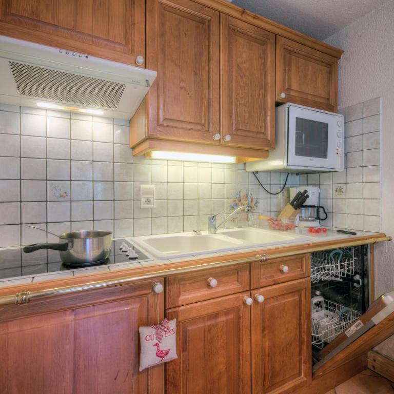 Apt Bellachat 10 for 4 with Pool & 120m to lift - Happy Rentals - Appartement avec Balcon - 7