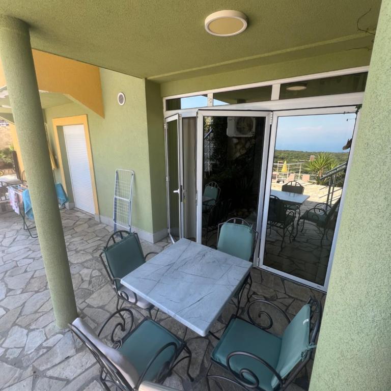 Apartments Bibic - Studio Apartment with Sea View - 2