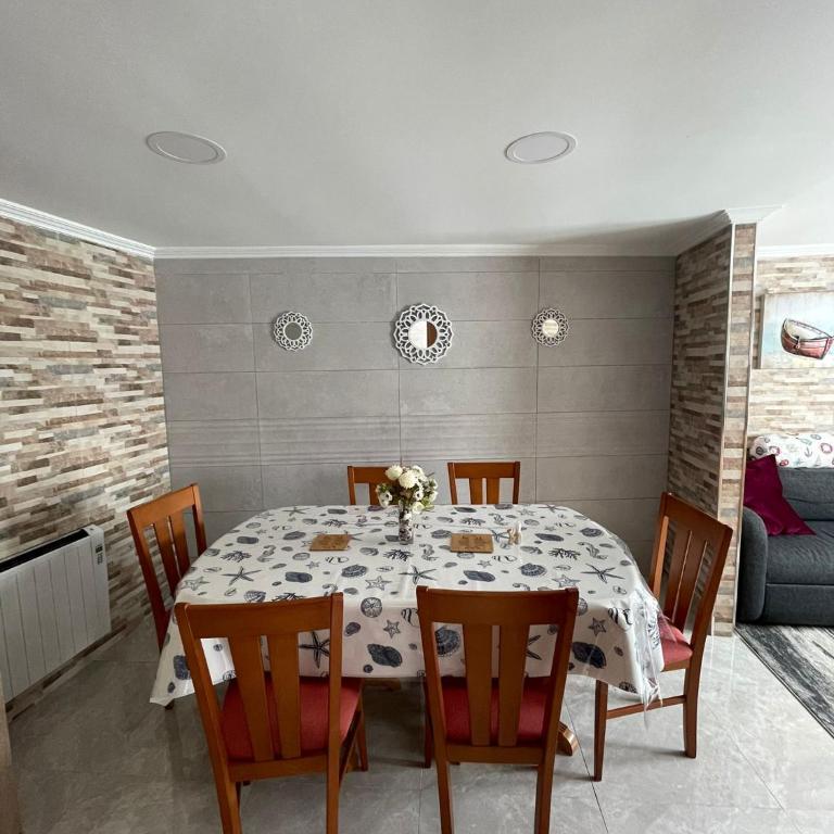 Casa Yanira - Four-Bedroom House - 2