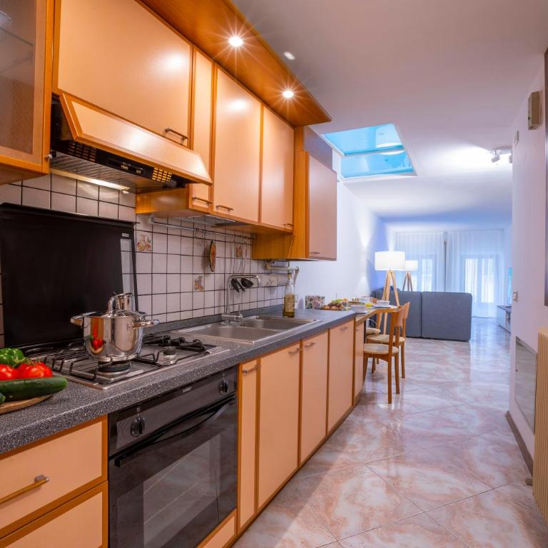 Cozy Apartment In The Heart Of Riva - Happy Rentals - Appartamento con 2 Camere da Letto - 4