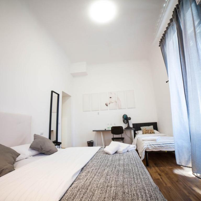 Cosmo GuestHouse - Camera Tripla con Bagno Privato - 18