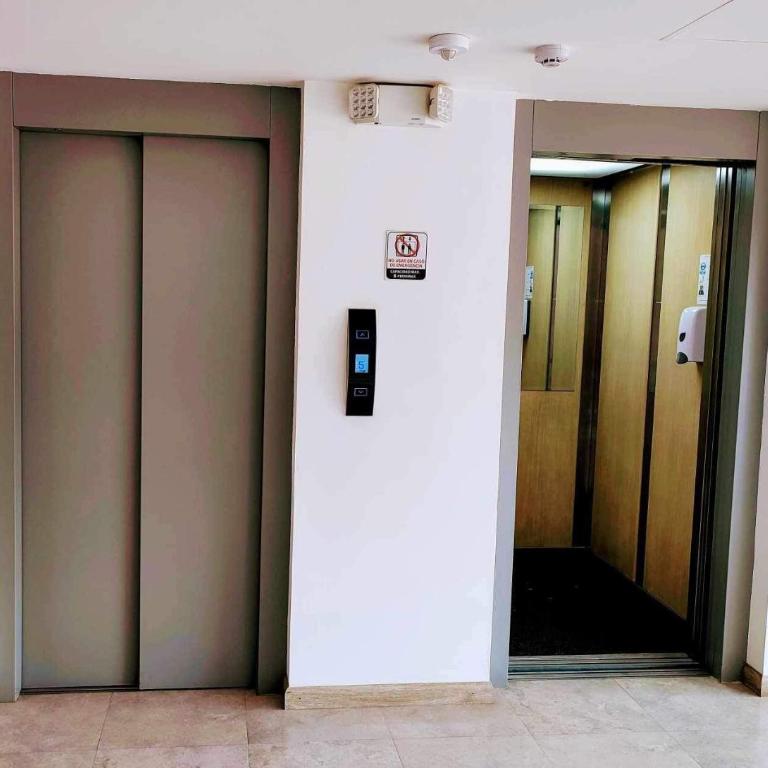 Departamento Nuevo e Impecable en Cuenca con seguridad 24H y generador eléctrico - Apartamento de 2 dormitorios - 37