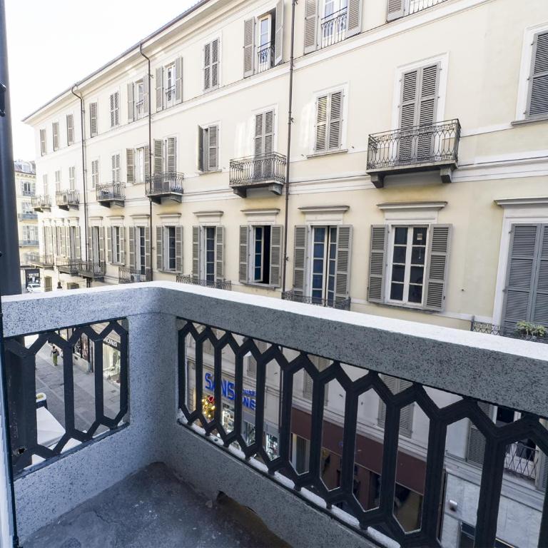 CASA LE 4 ARTI - 86Mq in Via Lagrange 43 LUXURY - One-Bedroom Apartment - 55