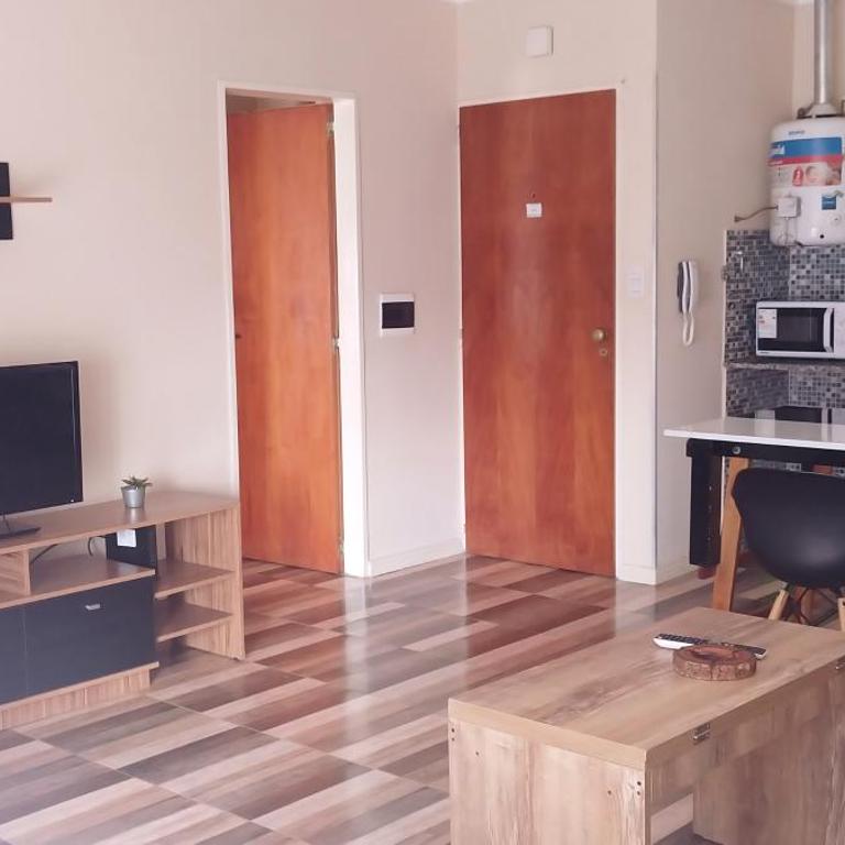 Cómodo depto en San Nicolás de los Arroyos con cochera 0341-15-675-22-36 - Apartamento - 6