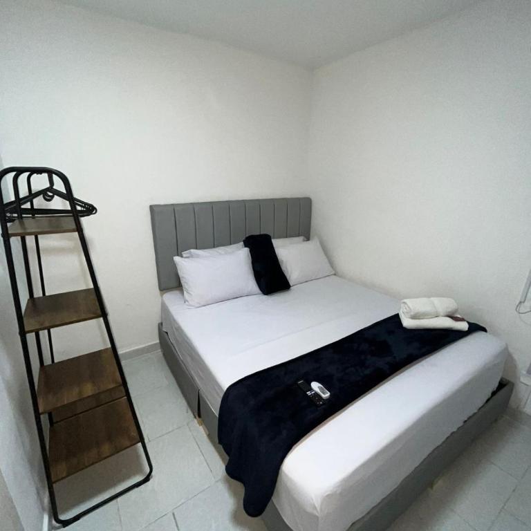 Hotel San Juan 70 Express Medellin - Habitación Doble Deluxe - 6