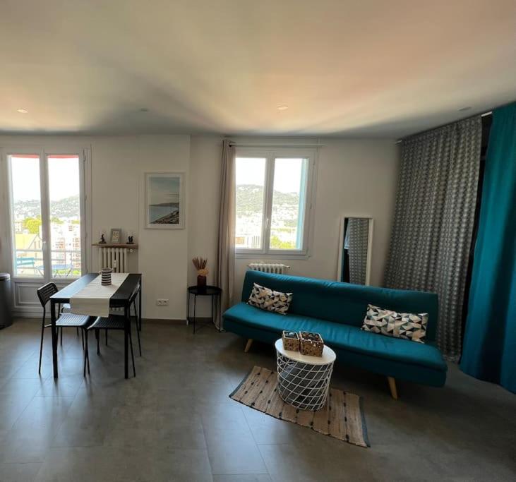 Grand studio magnifique vue, au calme proche ville - Appartement - Vue sur Ville - 1