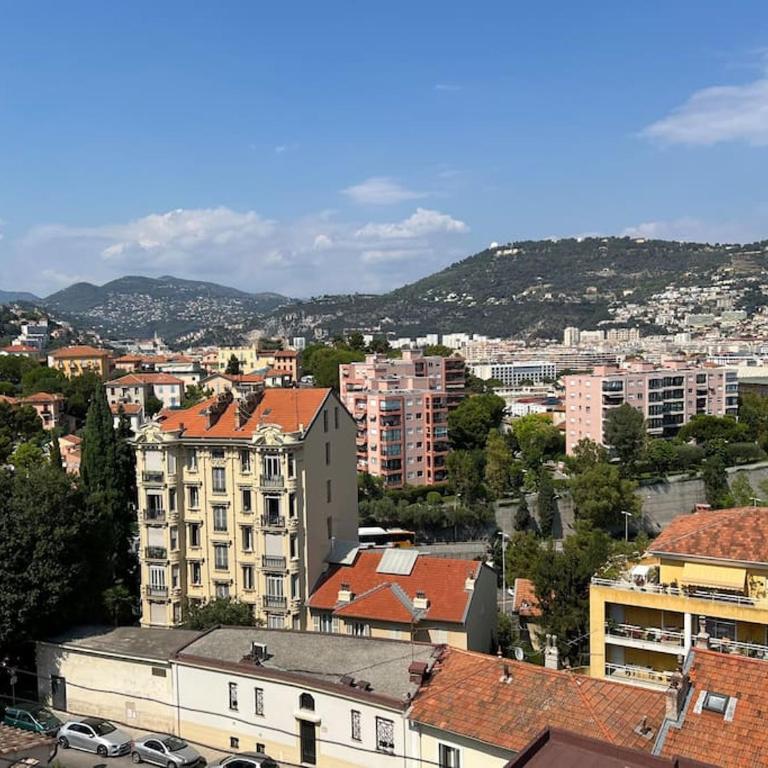 Grand studio magnifique vue, au calme proche ville - Appartement - Vue sur Ville - 16