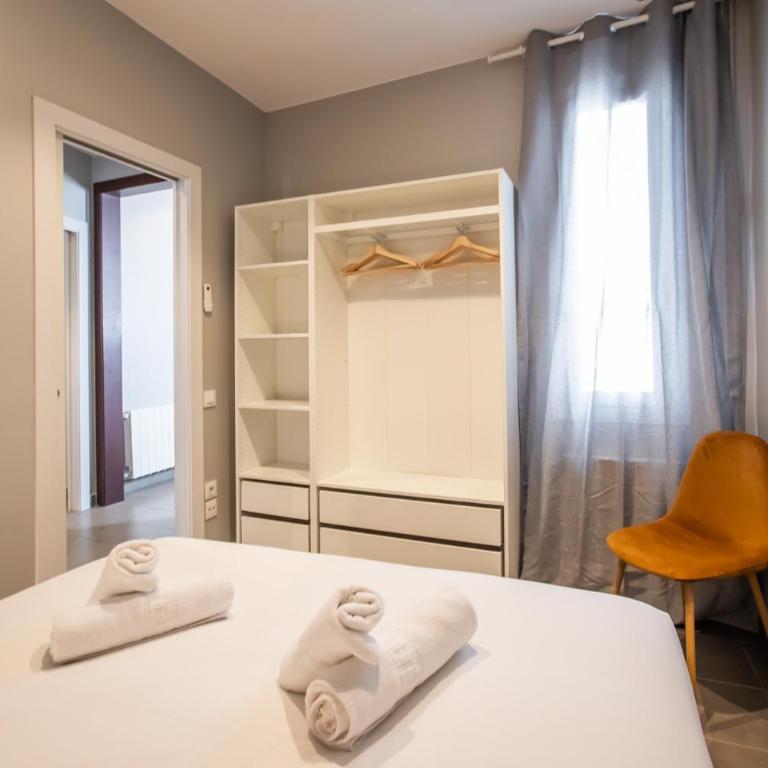 43MAL1000-Nice&Bright 2BR flat next to Sagrada Familia - Two-Room Apartment - 9