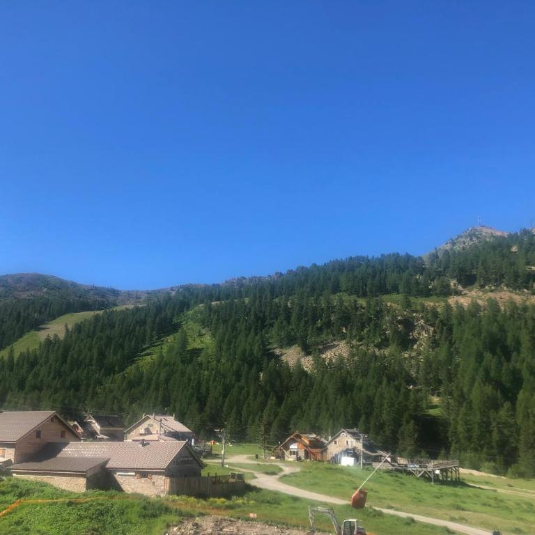 Chaleureux 3 pièces 50m² plein sud avec grande terrasse au pied des pistes à Isola 2000 - Appartement 2 Chambres - 3