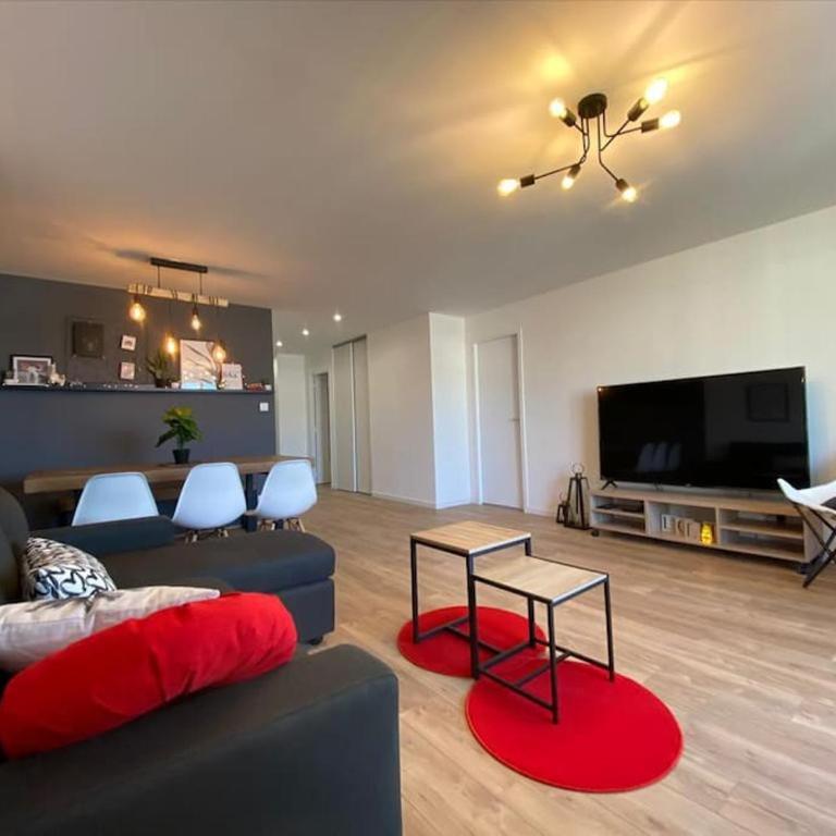 Saint Mathieu 5 minutes du port et gare wifi 10minutes plage - Four-Bedroom Apartment with Balcony - 1
