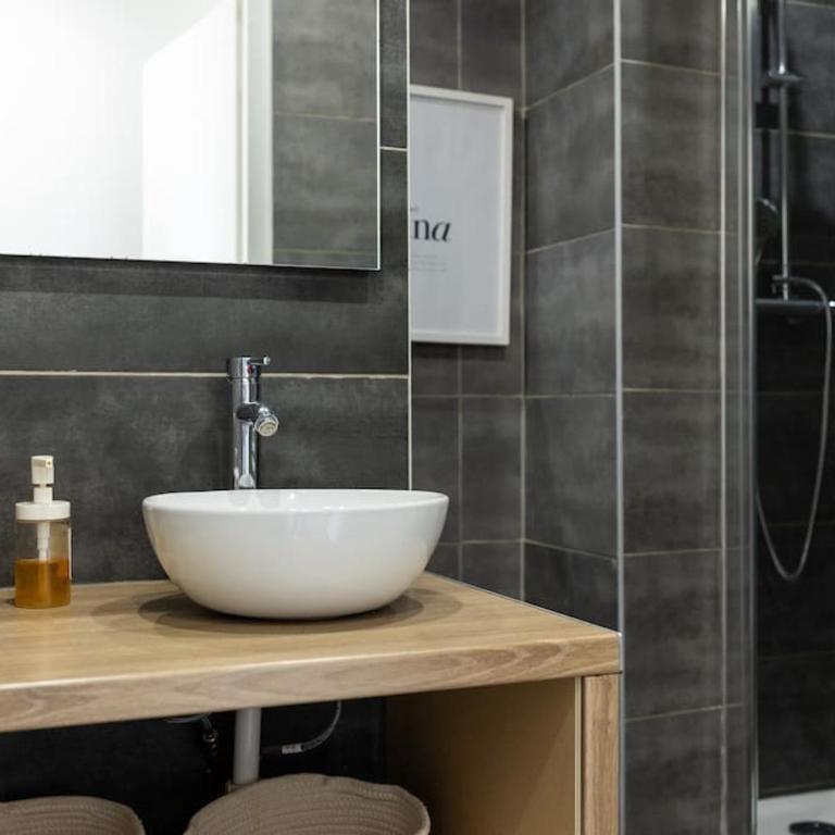Saint Mathieu 5 minutes du port et gare wifi 10minutes plage - Four-Bedroom Apartment with Balcony - 4