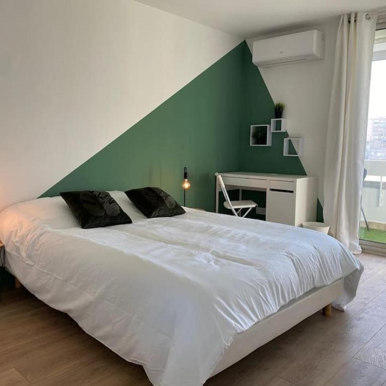 Saint Mathieu 5 minutes du port et gare wifi 10minutes plage - Four-Bedroom Apartment with Balcony - 25