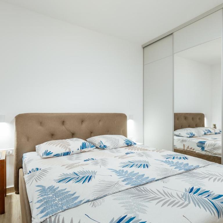 Beach Apartments - One-Bedroom Apartment - 5