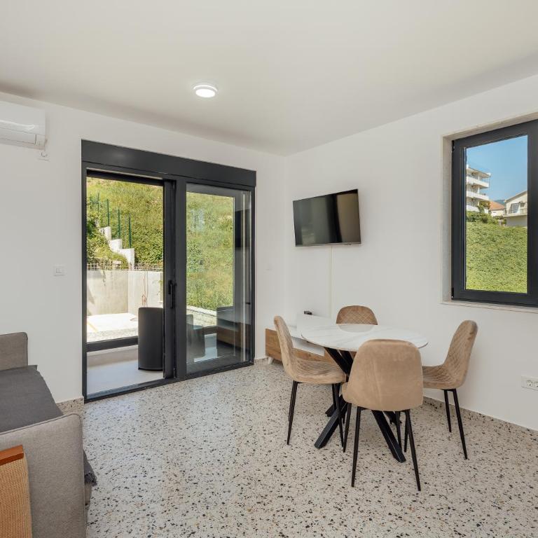 Beach Apartments - One-Bedroom Apartment - 7