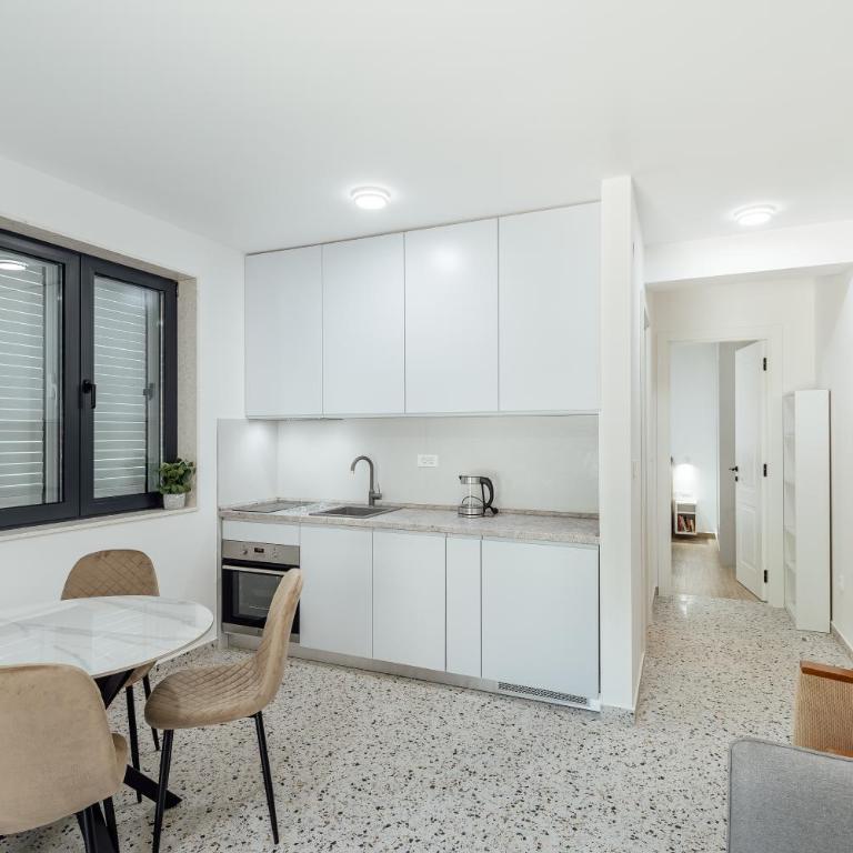 Beach Apartments - One-Bedroom Apartment - 11
