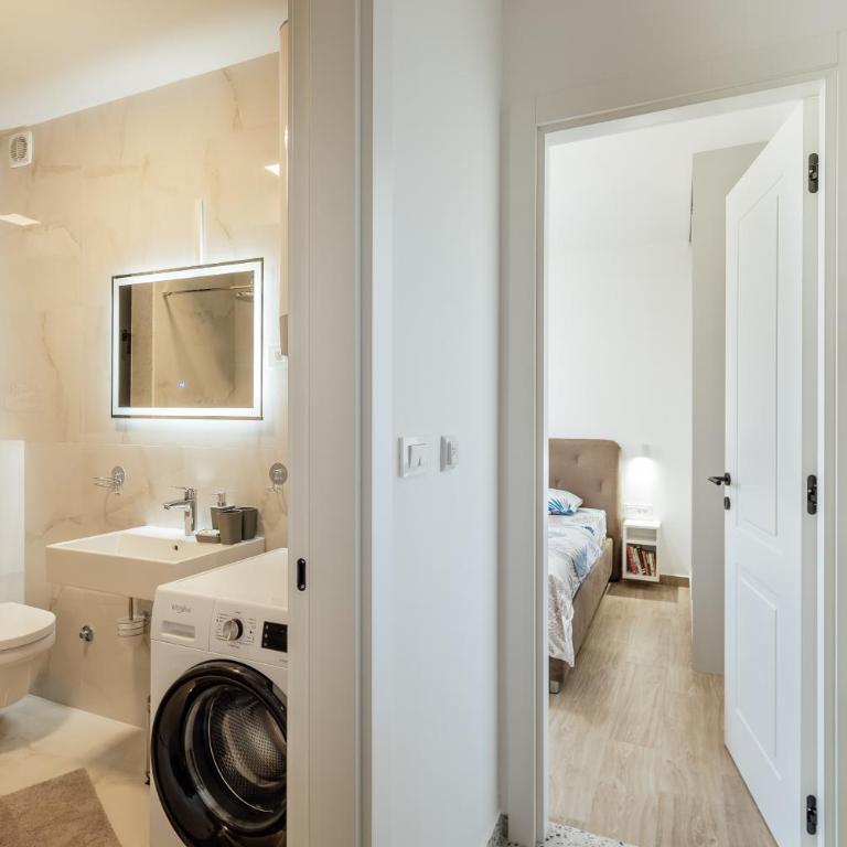Beach Apartments - One-Bedroom Apartment - 12