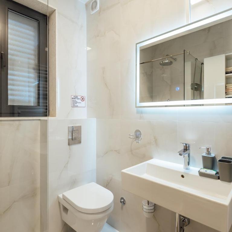 Beach Apartments - One-Bedroom Apartment - 21
