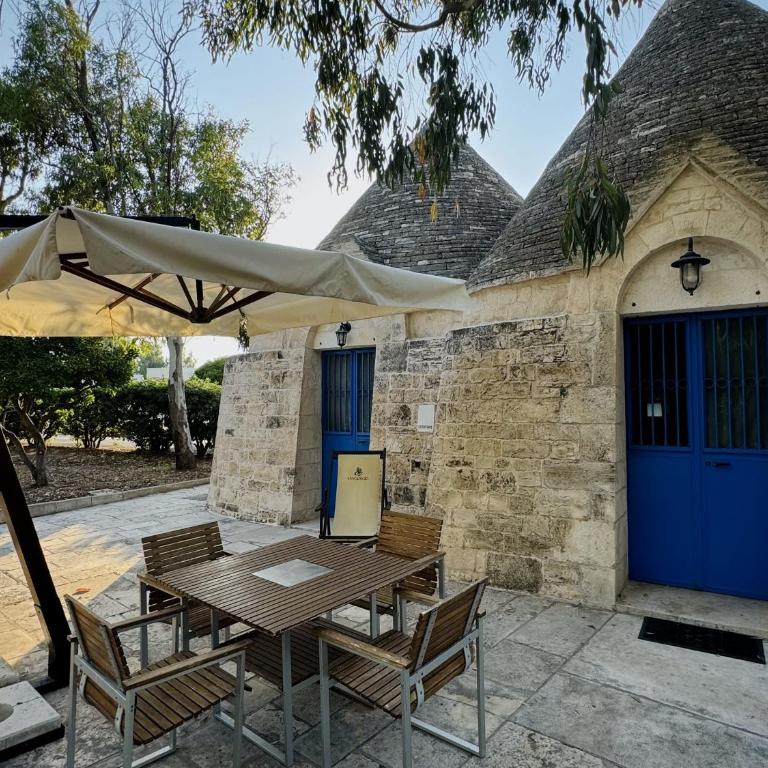 Baia Sangiorgio Hotel & Beach Club - Suite Trullo con Vasca da Bagno - 3