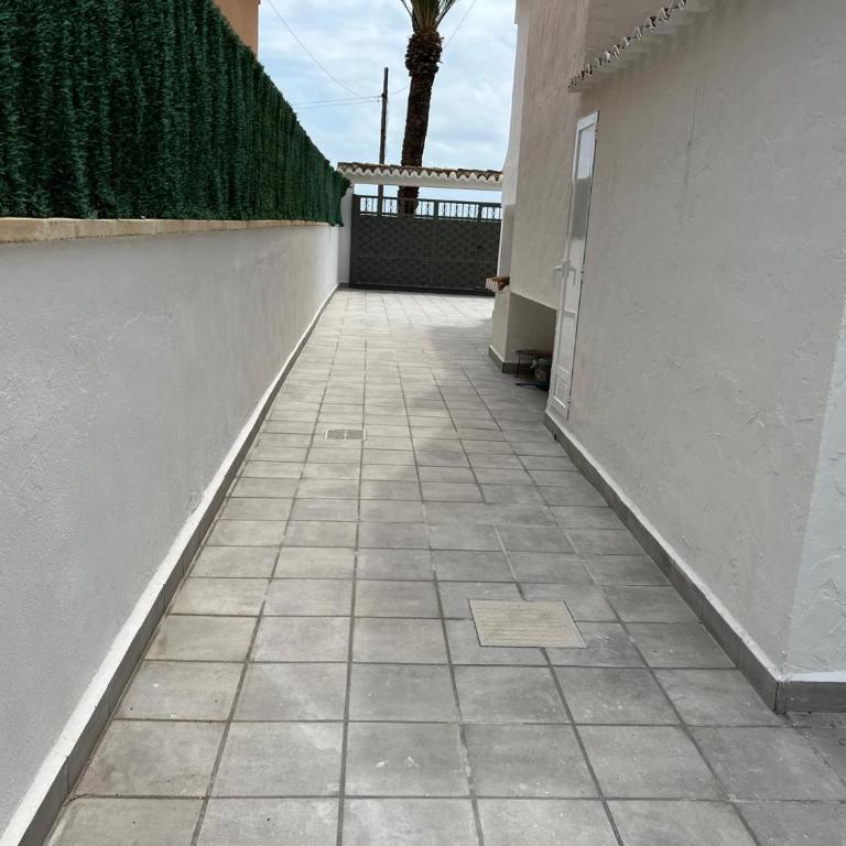 Beachfront vila - Vacation Home - 9