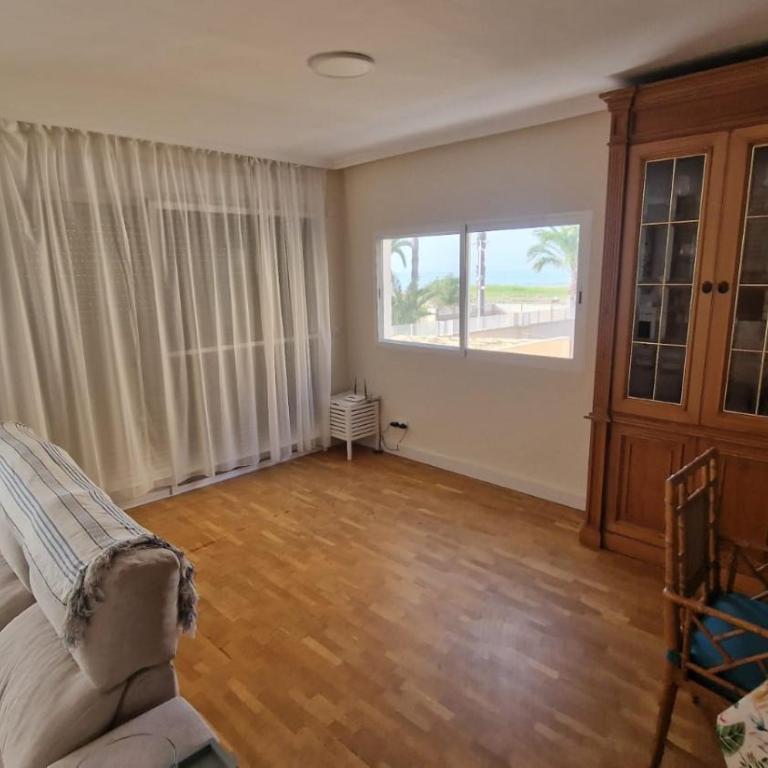 Beachfront vila - Vacation Home - 14