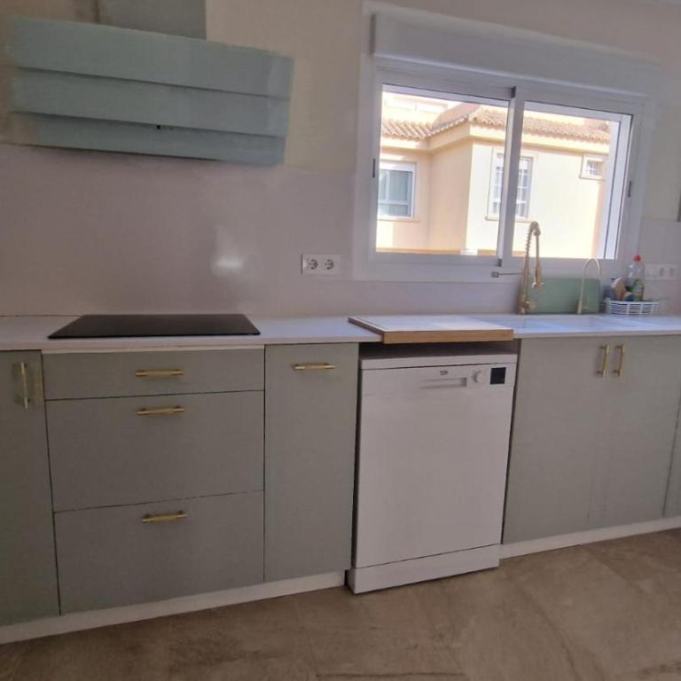 Beachfront vila - Vacation Home - 22