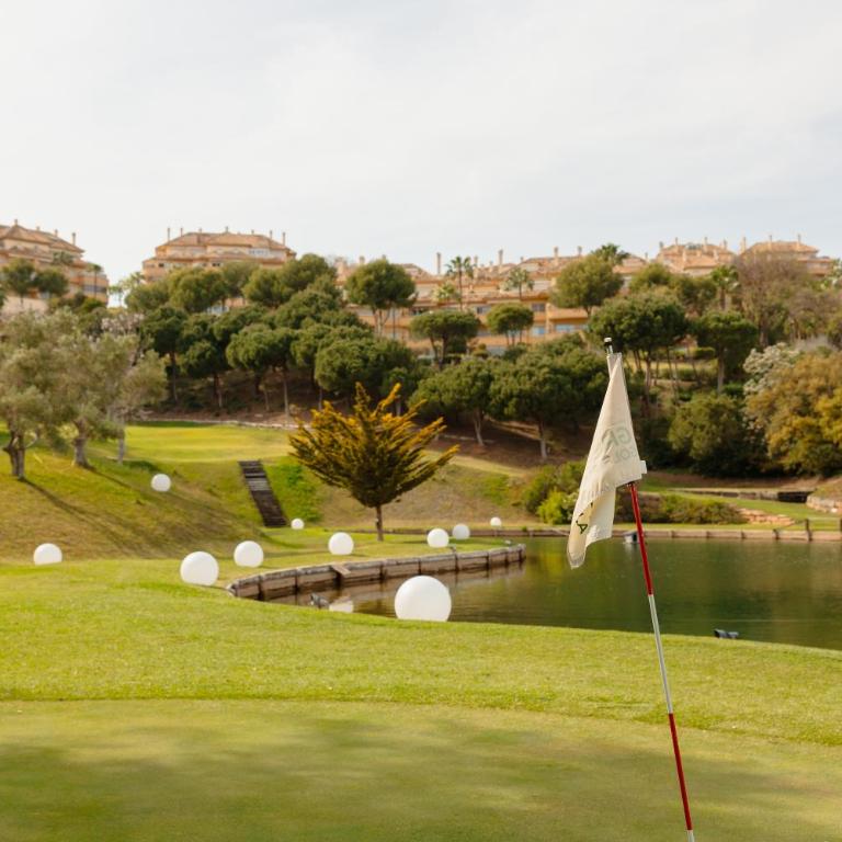 Cozy apartment with terrace and access to the beach, in Elviria, Marbella East - Two-Bedroom Apartment - 49
