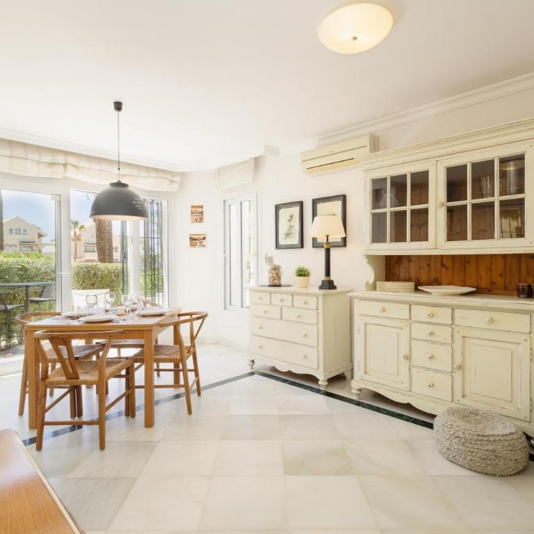 Cozy apartment with terrace and access to the beach, in Elviria, Marbella East - Two-Bedroom Apartment - 22
