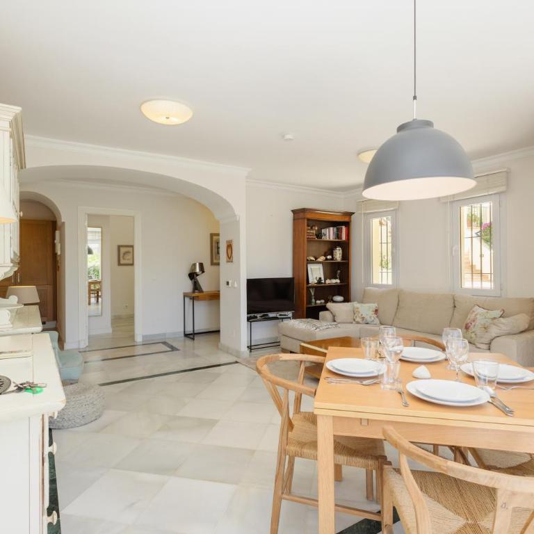Cozy apartment with terrace and access to the beach, in Elviria, Marbella East - Two-Bedroom Apartment - 27