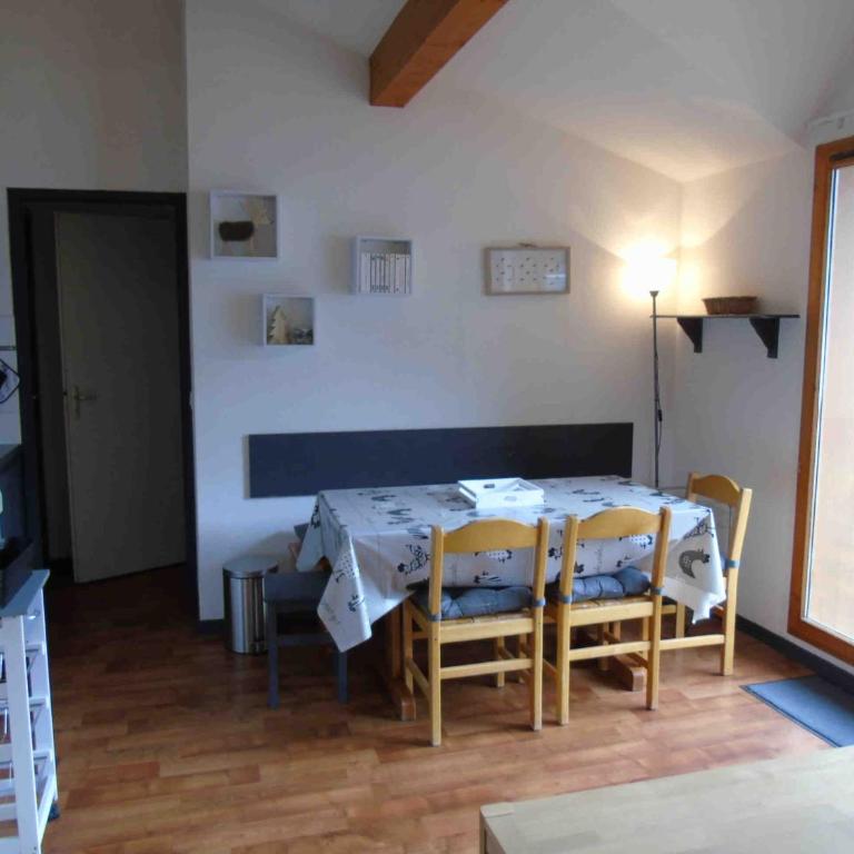 Appartement familial à Valfréjus, proche des pistes et commerces, balcon sud, tout équipé, 6 couchages - FR-1-561-13 - Apartment (6 Erwachsene) - 10