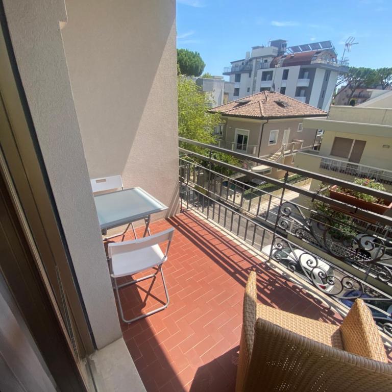 Hotel Paris - Doppelzimmer mit Balkon - 3